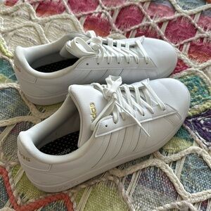 adidas worn twice! perfect condition